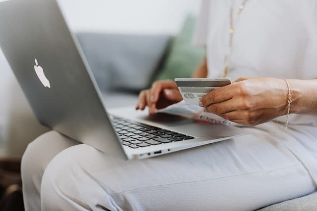 ecommerce להרוויח כסף ממכירת מוצרים באתר איקומרס באינטרנט